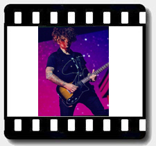 Joe Trohman autographs